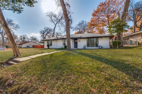 $355,000 | 1241 Springbrook Drive, DeSoto, TX 75115