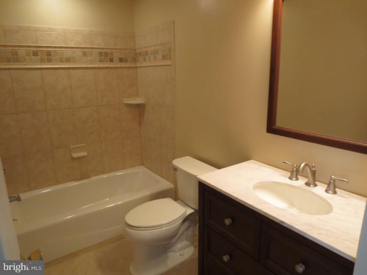 150 Antietam Road Delran, NJ 08075 - Photo 14 of 24 Bathroom