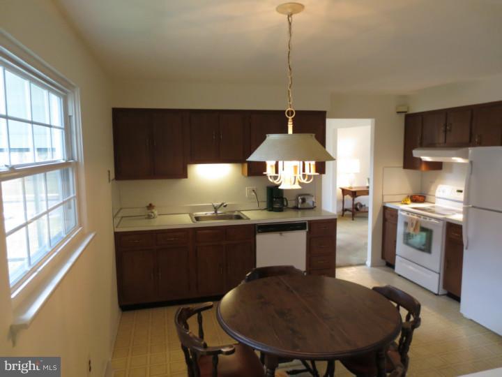 150 Antietam Road Delran, NJ 08075 - Photo 19 of 24 Kitchen
