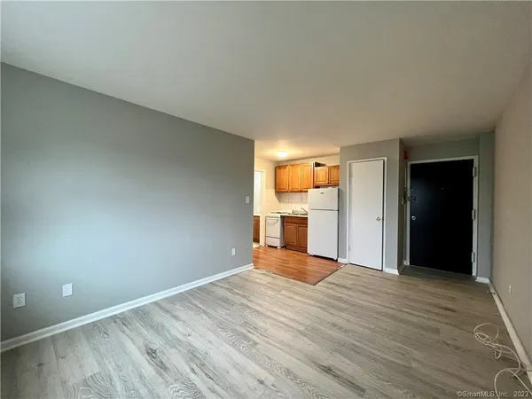 $1,400 | 85 Union Avenue, Unit B3, Bridgeport, CT 06607