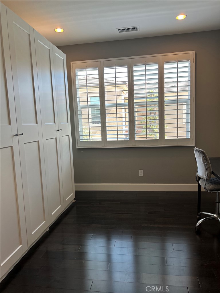 134 Rodeo Irvine, CA 92602 - Photo 14 of 23 a bathroom with a bathtub and a window