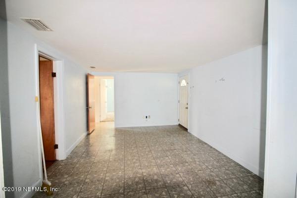 5905 Ricker Road Jacksonville, FL 32244 - Photo 5 of 24 a view of an empty room