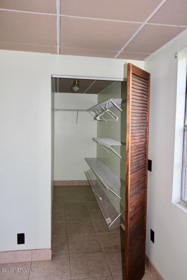 5905 Ricker Road Jacksonville, FL 32244 - Photo 8 of 24 a view of closet
