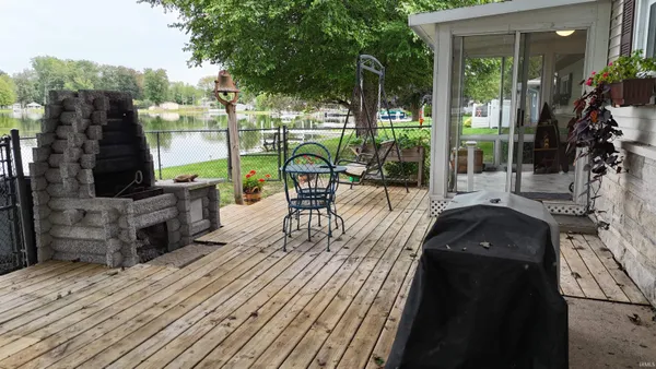 $324,900 | 706 West Neher Road, Silver Lake, IN 46982