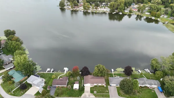 $324,900 | 706 West Neher Road, Silver Lake, IN 46982