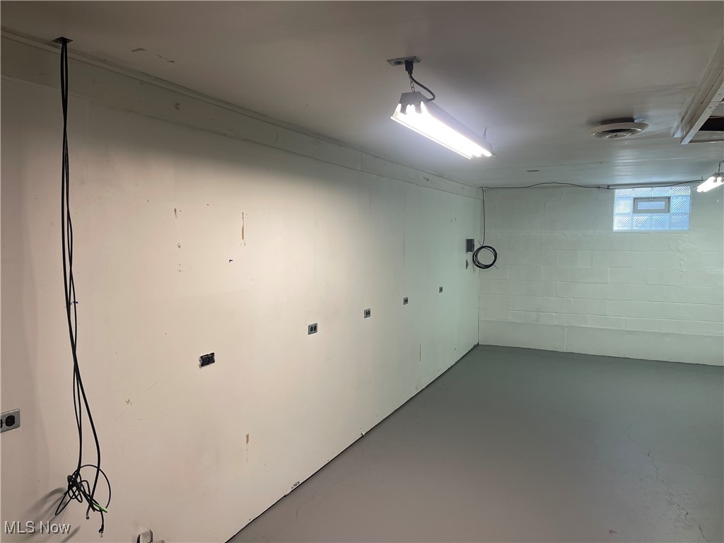 900 Ryan Road Medina, OH 44256 - Photo 35 of 40 Basement Workshop