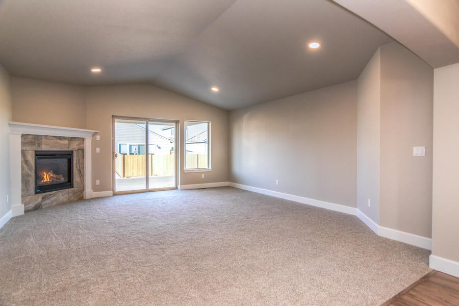 2570 Southwest Newberry Loop Redmond, OR 97756 - Photo 12 of 25 26th St NW 677 Web (22 of 41)