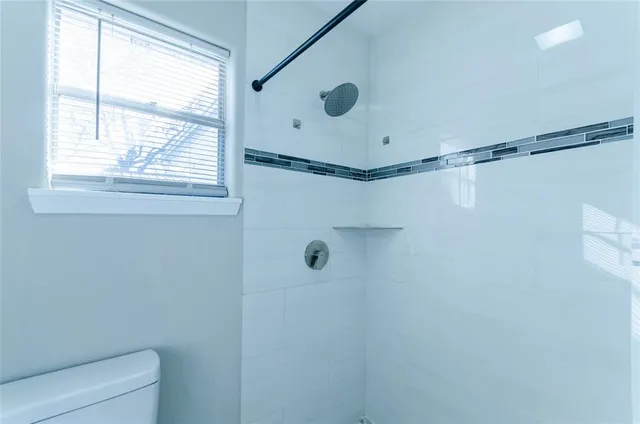 $199,999 | 104 Cole Street, Ladonia, TX 75449