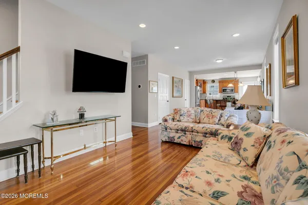 $4,200 | 11 Lakeside Avenue, Rumson, NJ 07760