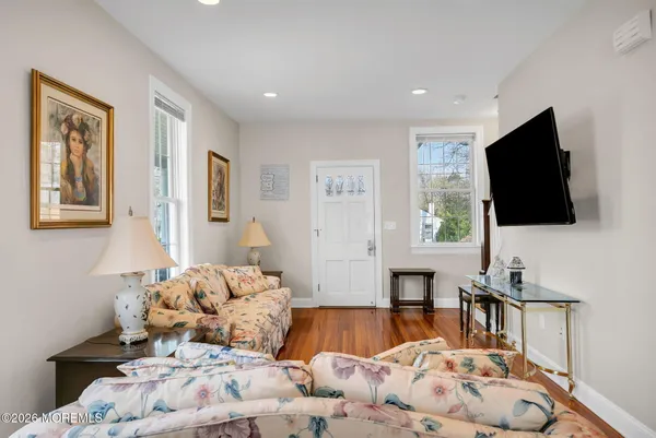 $4,200 | 11 Lakeside Avenue, Rumson, NJ 07760