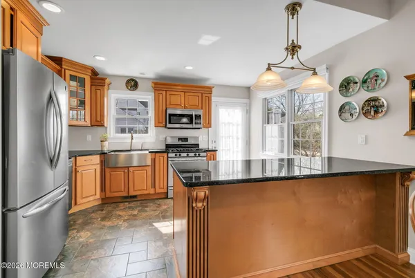 $4,200 | 11 Lakeside Avenue, Rumson, NJ 07760