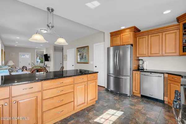 $4,200 | 11 Lakeside Avenue, Rumson, NJ 07760