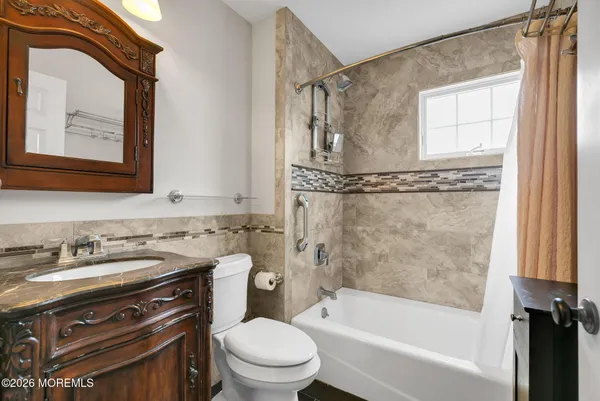 $4,200 | 11 Lakeside Avenue, Rumson, NJ 07760