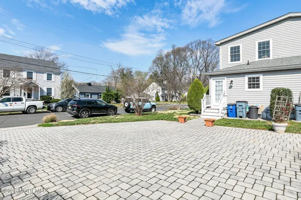 $4,200 | 11 Lakeside Avenue, Rumson, NJ 07760
