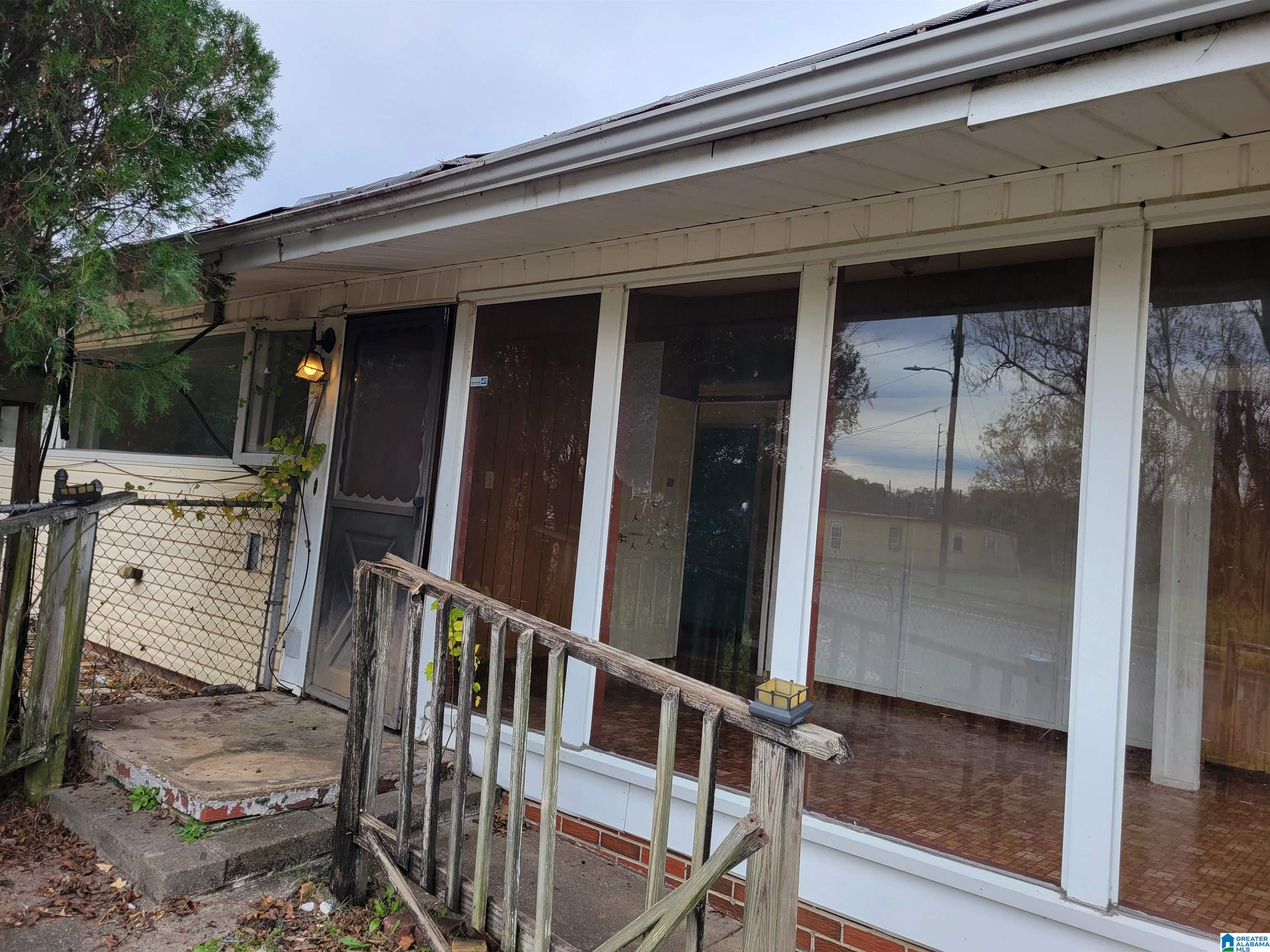 1319 Court R Birmingham, AL 35218 - Photo 4 of 13