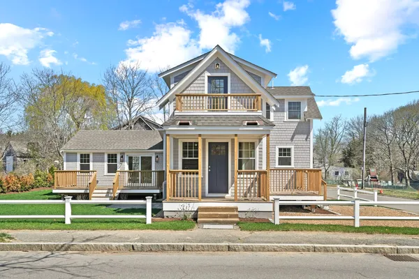 $1,995,000 | 33 Vineyard Avenue, Oak Bluffs, MA 02557