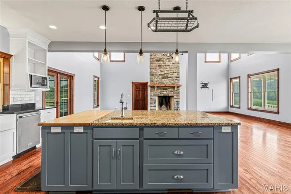 $1,474,900 | 1306 State Rte J, Fayette, MO 65248