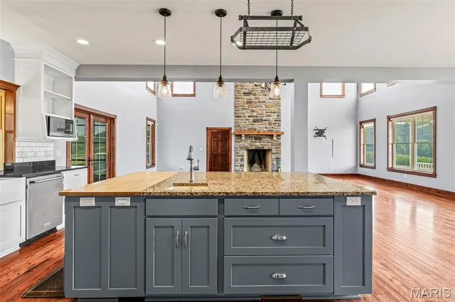 $1,474,900 | 1306 State Rte J, Fayette, MO 65248