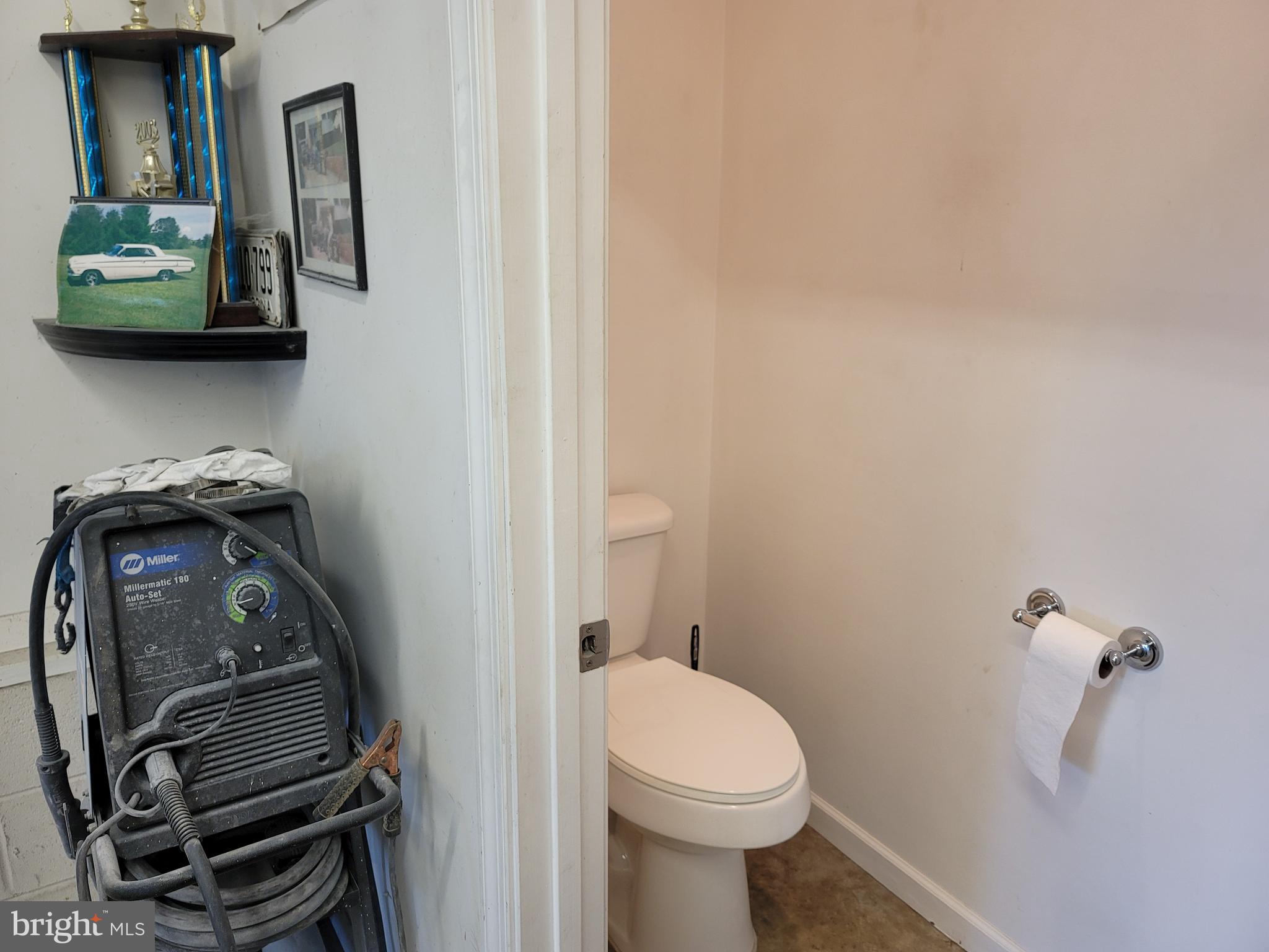 4527 Free State Road Marshall, VA 20115 - Photo 70 of 77 Detached garage bathroom