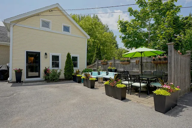 $478,000 | 15 Arbor Street, Unit 1, Exeter, NH 03833