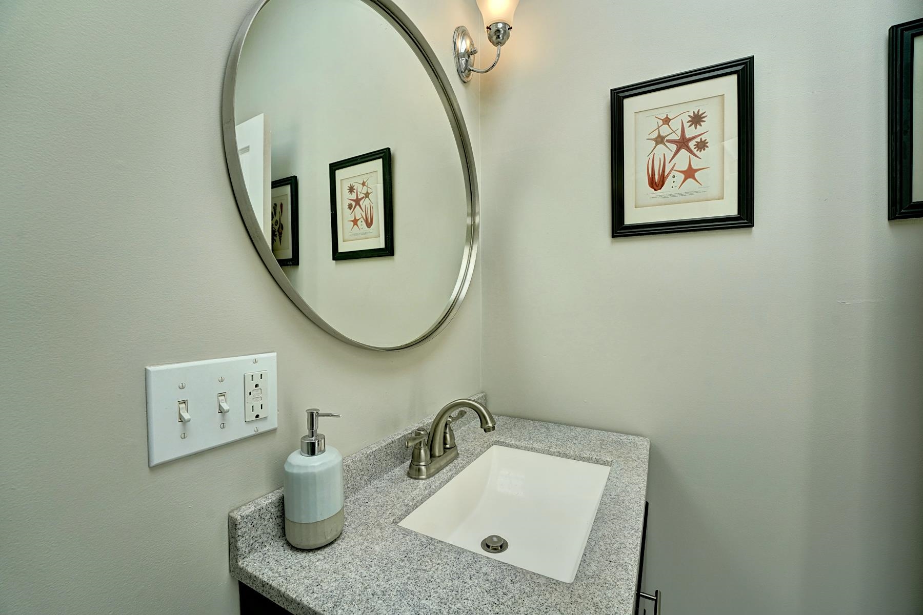 15 Arbor Street, Unit 1 Exeter, NH 03833 - Photo 19 of 24 Gallery Image 19