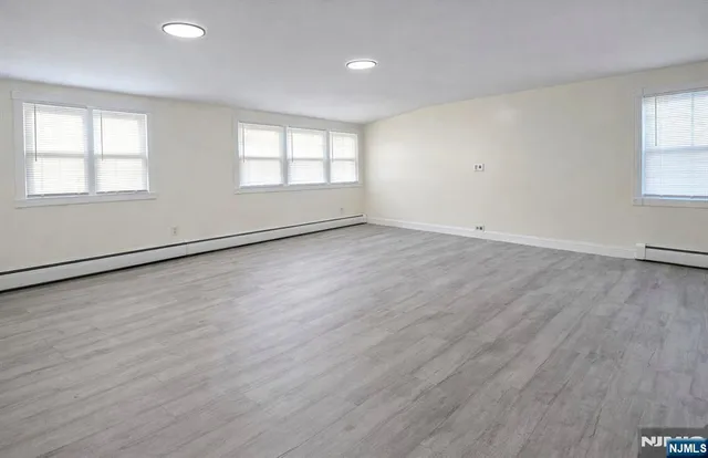 $2,600 | 19 Glen Street, Unit 2, Cliffside Park, NJ 07010