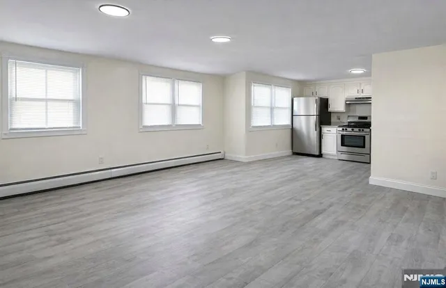 $2,600 | 19 Glen Street, Unit 2, Cliffside Park, NJ 07010