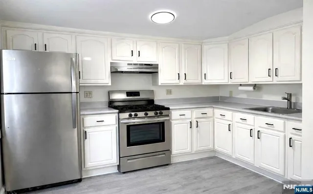 $2,600 | 19 Glen Street, Unit 2, Cliffside Park, NJ 07010