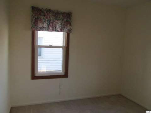 716 Springbrook Avenue Adrian, MI 49221 - Photo 7 of 9 20401028-6.JPG