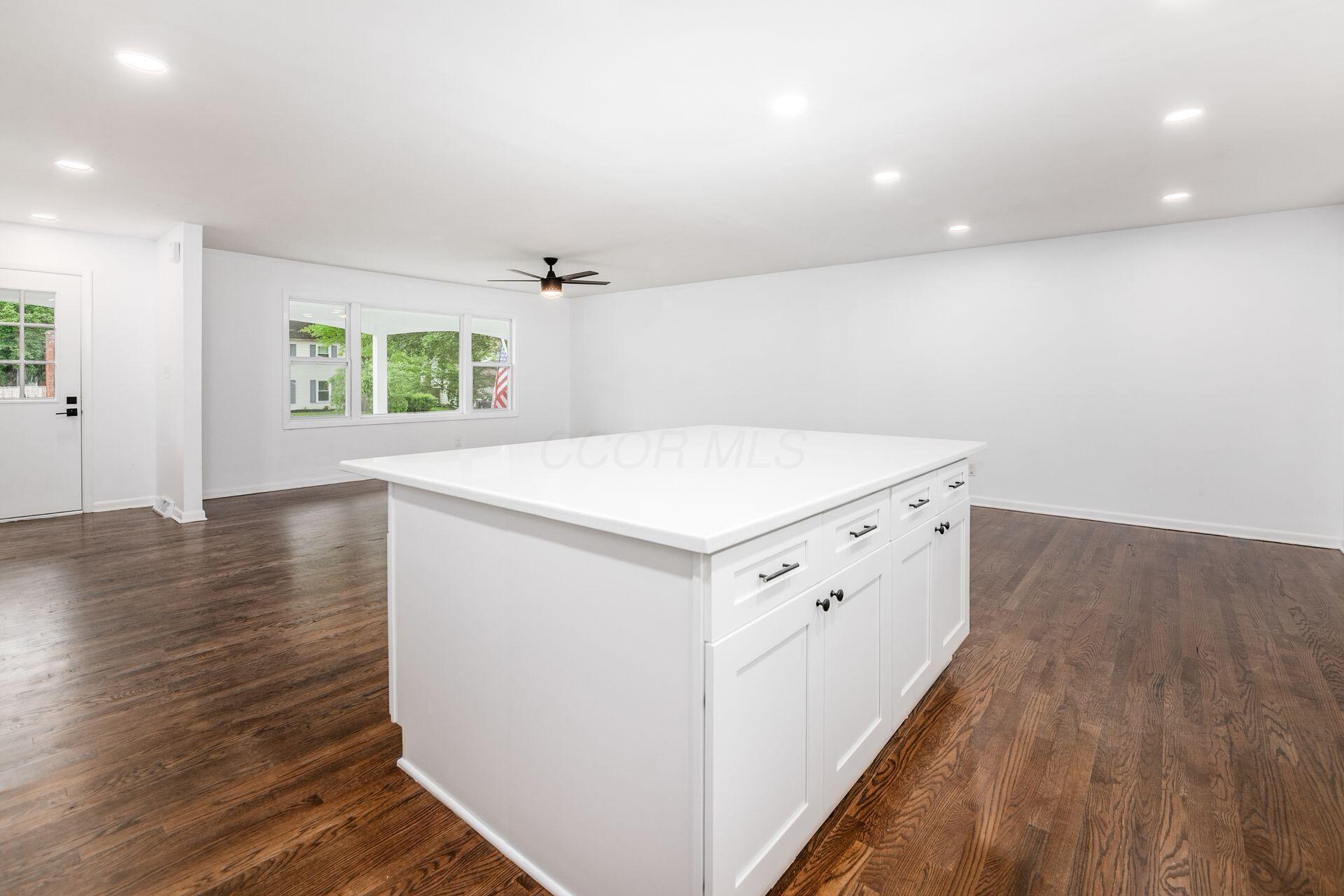 265 Storington Road Westerville, OH 43081 - Photo 14 of 39 016_b659b_L 265 Storington037