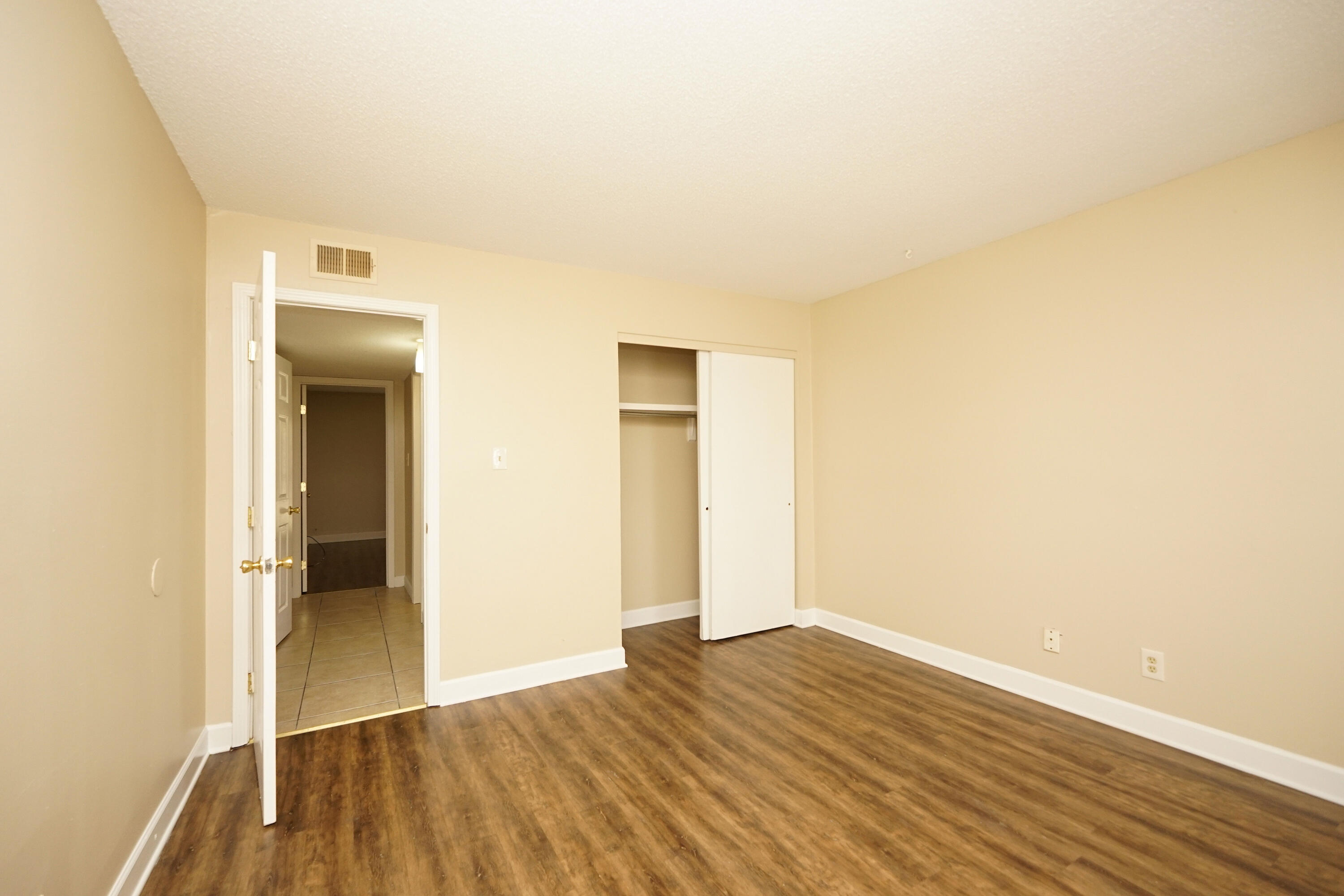 210 Pelham Road, Unit A107 Fort Walton Beach, FL 32547 - Photo 14 of 18 107APierOneVBdr3