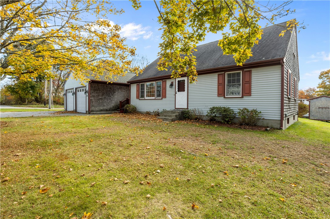 12 Beth Road Tiverton, RI 02878 - Photo 3 of 42