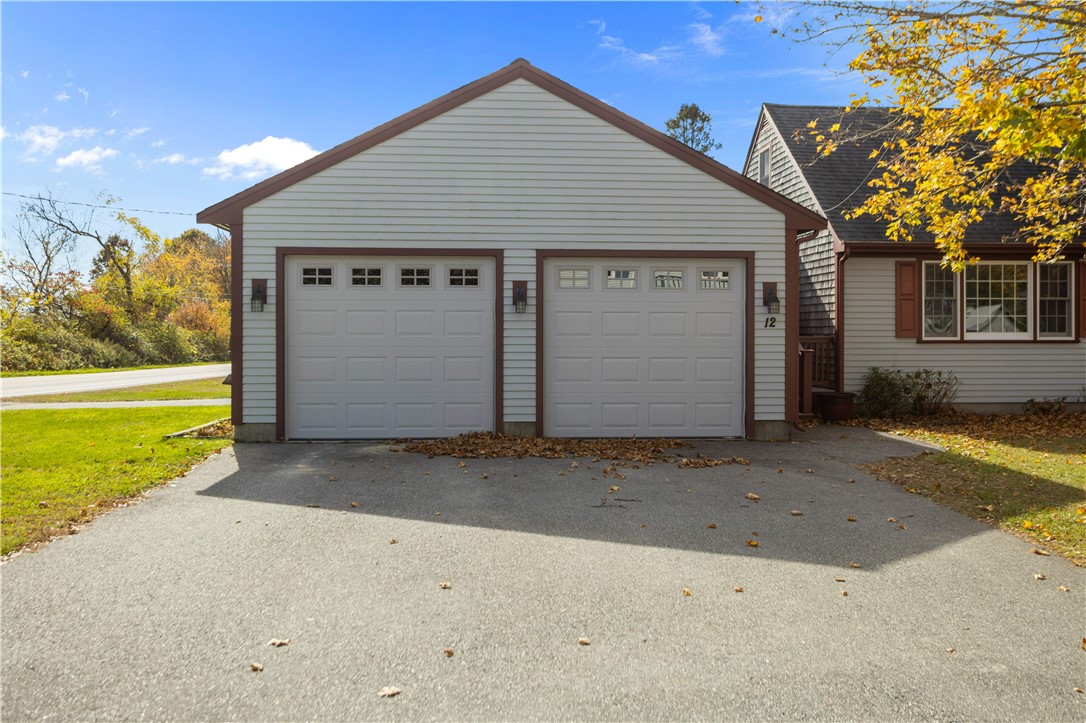 12 Beth Road Tiverton, RI 02878 - Photo 4 of 42 Attached 2 Garage Bays