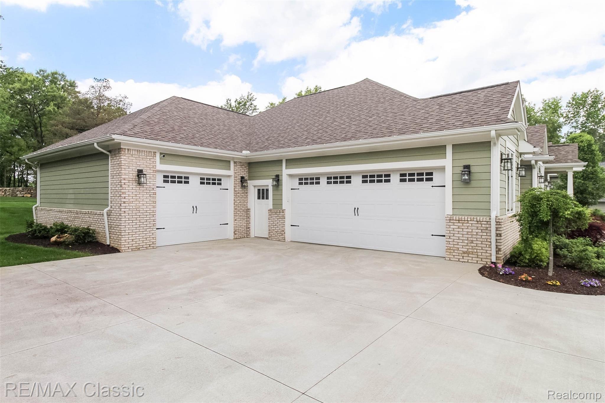 496 Inverness Highland, MI 48357 - Photo 43 of 53 50.jpg