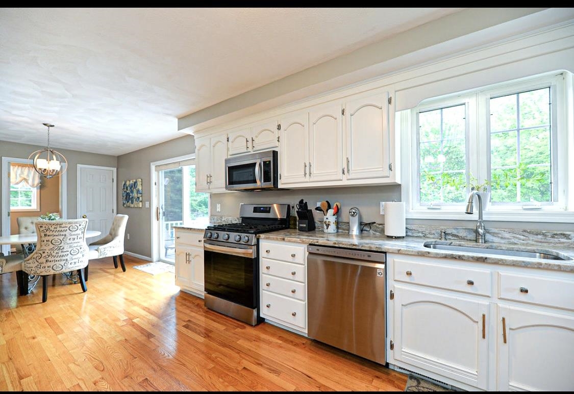 4 Marshall Road Hampstead, NH 03841 - Photo 3 of 37