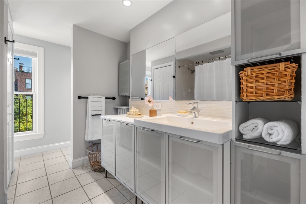 221 West Springfield Street, Unit 3 Boston, MA 02118 - Photo 12 of 25