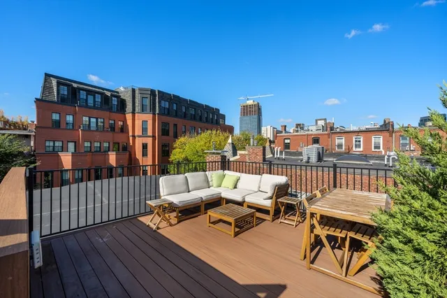 $1,395,000 | 221 West Springfield Street, Unit 3, Boston, MA 02118