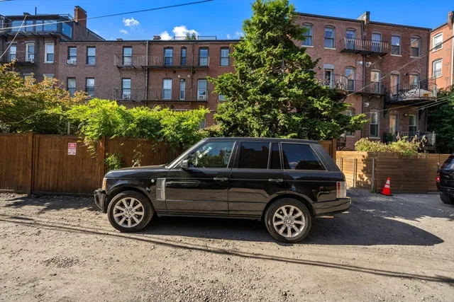 $1,395,000 | 221 West Springfield Street, Unit 3, Boston, MA 02118