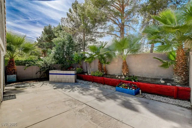 $2,288 | 2837 Autumn Haze Lane, Las Vegas, NV 89117
