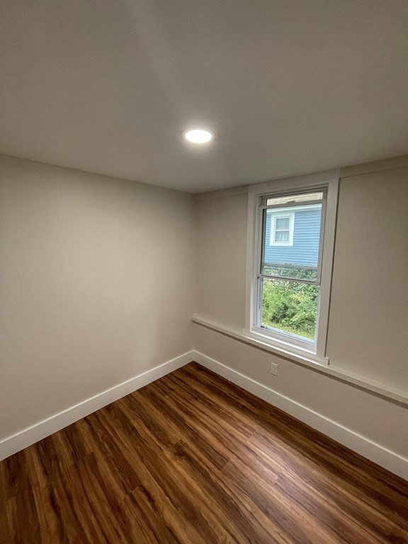 202 Dunmoreland Street Springfield, MA 01109 - Photo 11 of 34 Gallery Image 11