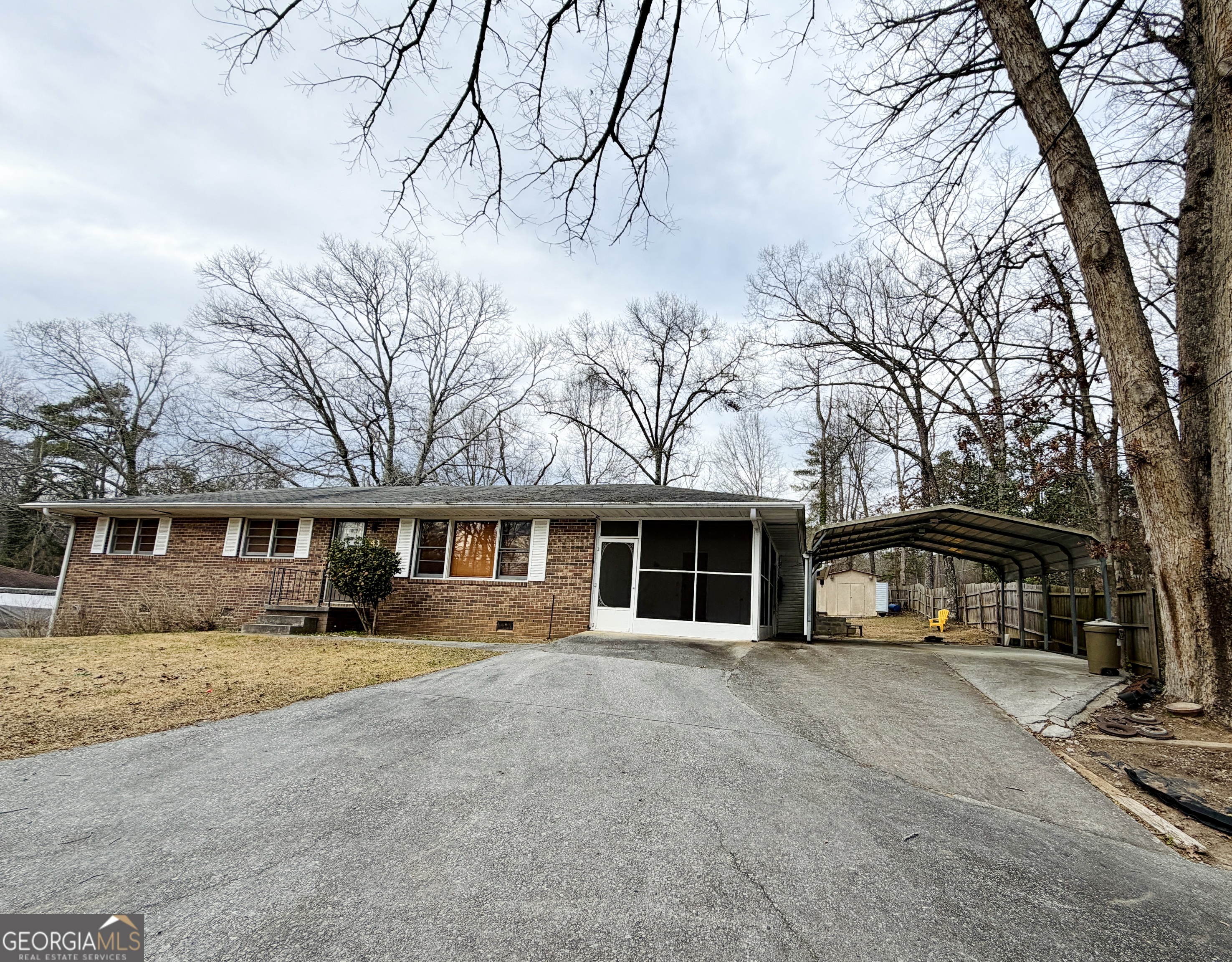 front view of house with a yard