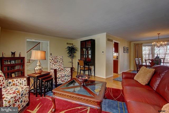 534 Maywood Road York, PA 17402 - Photo 3 of 27 Gallery Image 3