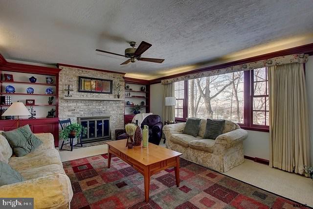 534 Maywood Road York, PA 17402 - Photo 9 of 27 Gallery Image 9