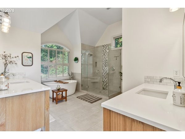 264 Southeast 41st Court Gresham, OR 97080 - Photo 25 of 37 a bathroom with a sink and a mirror
