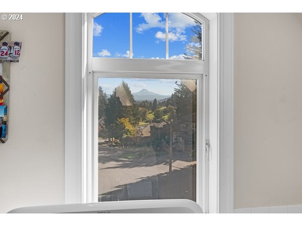 264 Southeast 41st Court Gresham, OR 97080 - Photo 32 of 37 a picture of a bathroom with a glass shower door