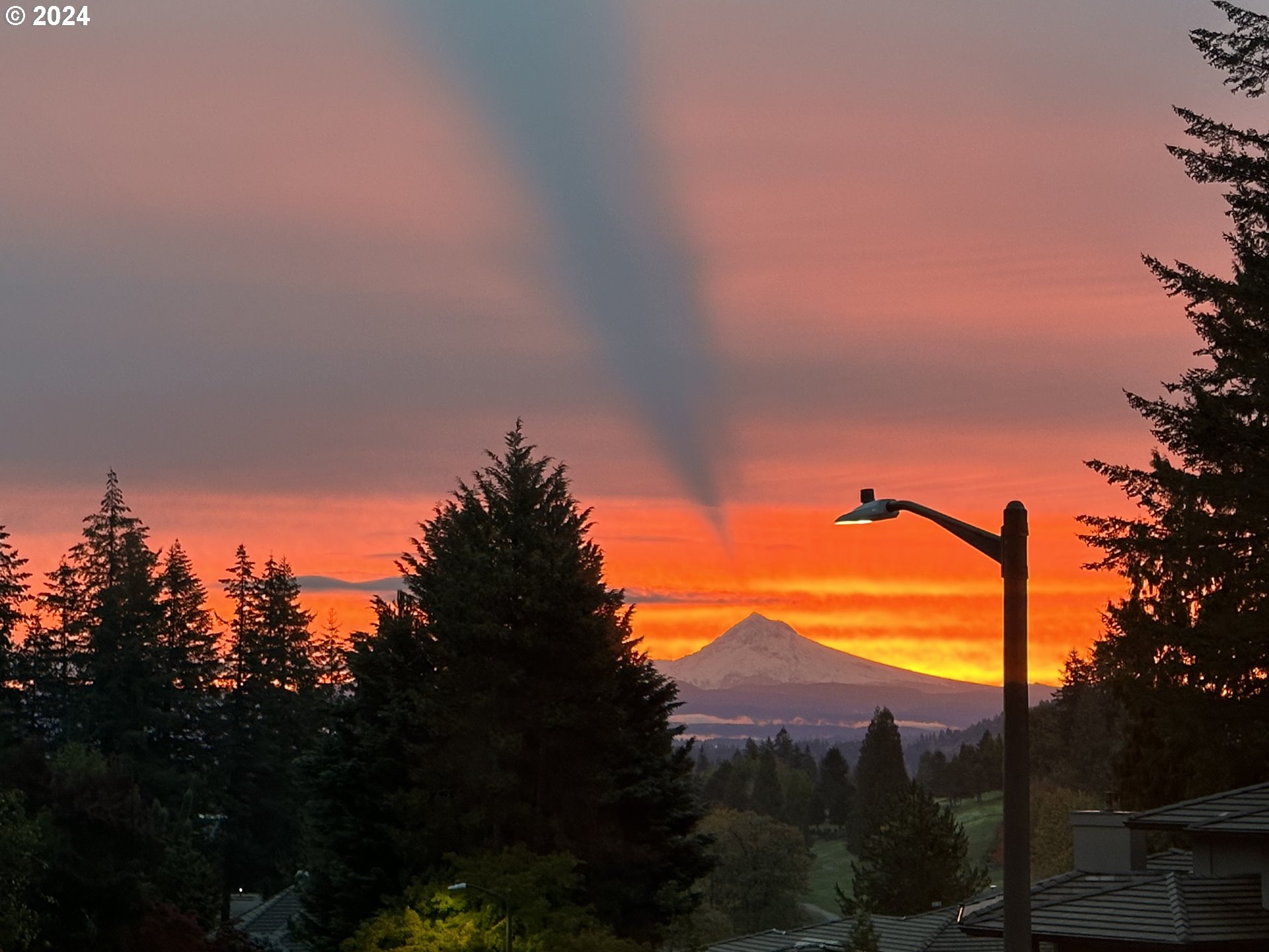 264 Southeast 41st Court Gresham, OR 97080 - Photo 37 of 37 a view of mountain view and mountain view