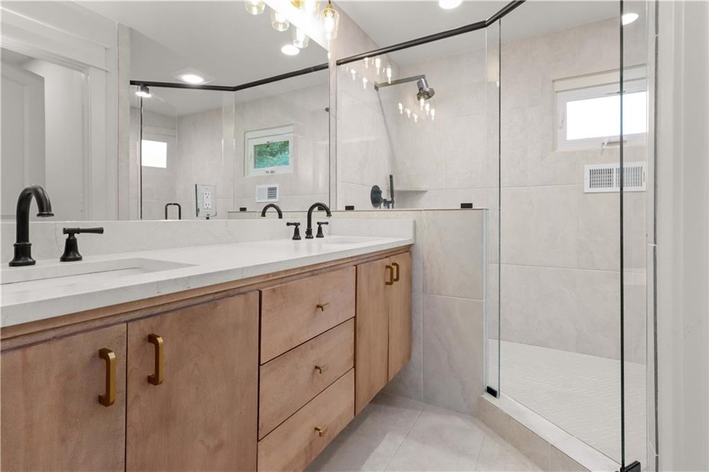 9825 Overbrook Road Leawood, KS 66206 - Photo 27 of 57 Gallery Image 27
