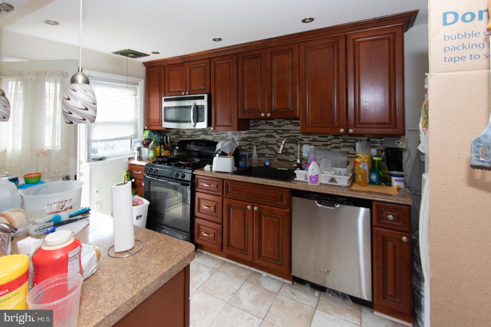 1549 Clairidge Road Baltimore, MD 21207 - Photo 4 of 22