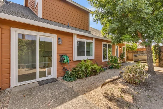 $459,990 | 33 Coyle Creek Circle, Fair Oaks, CA 95628