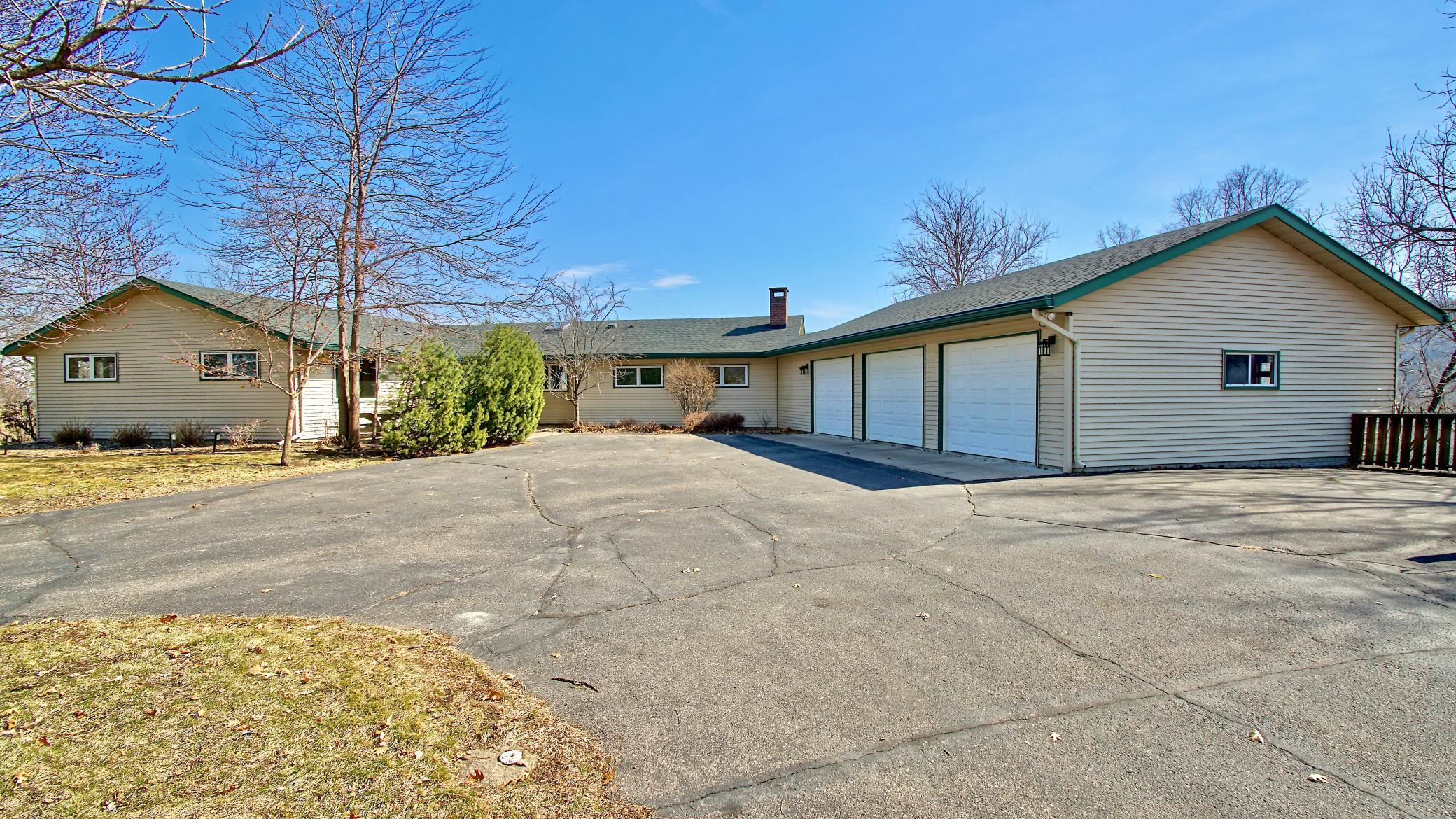 237 Butternut Avenue Red Wing, MN 55066 - Photo 2 of 60